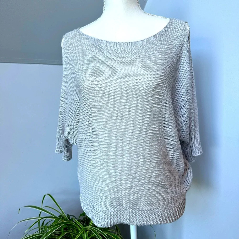 Dove Gray Loose Knit Cold Shoulder 1/2 Sleeve Sweater by Carina Ricci size small